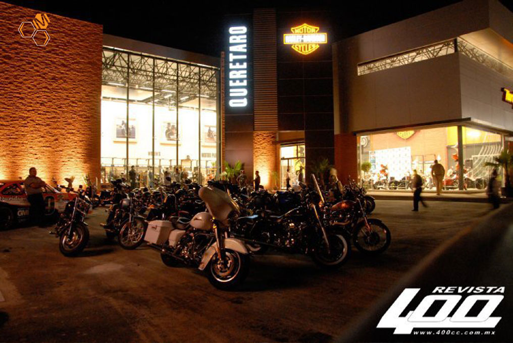 images/proyectos/COMERCIAL/001 HARLEY DAVIDSON/Interiores/harley-davidson-luz-qro-comercial-arquitectos-en-queretaro-mem-arquitectos-construccion.jpg